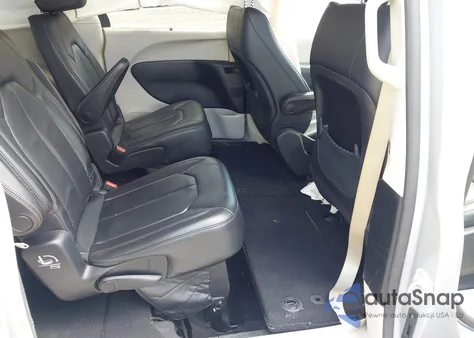 2020 Chrysler Pacifica Touring L z USA, uszkodzony, nr VIN 2C4RC1BG3LR104989